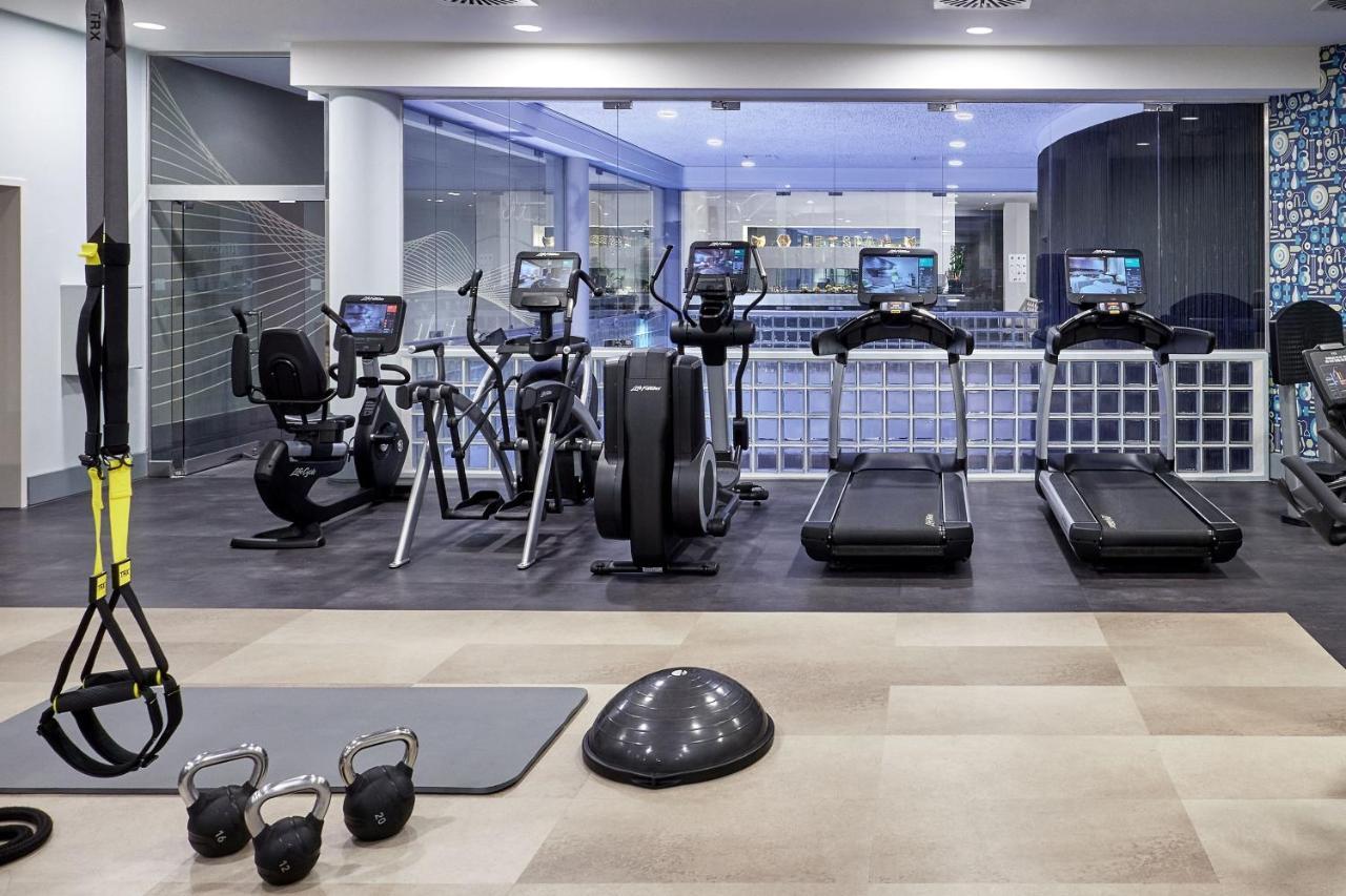 Le Méridien Stuttgart Exterior foto The gym at The Dorchester