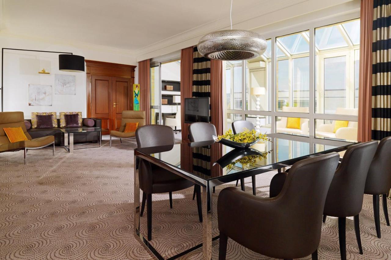 Le Méridien Stuttgart Exterior foto A suite at the InterContinental Berlin