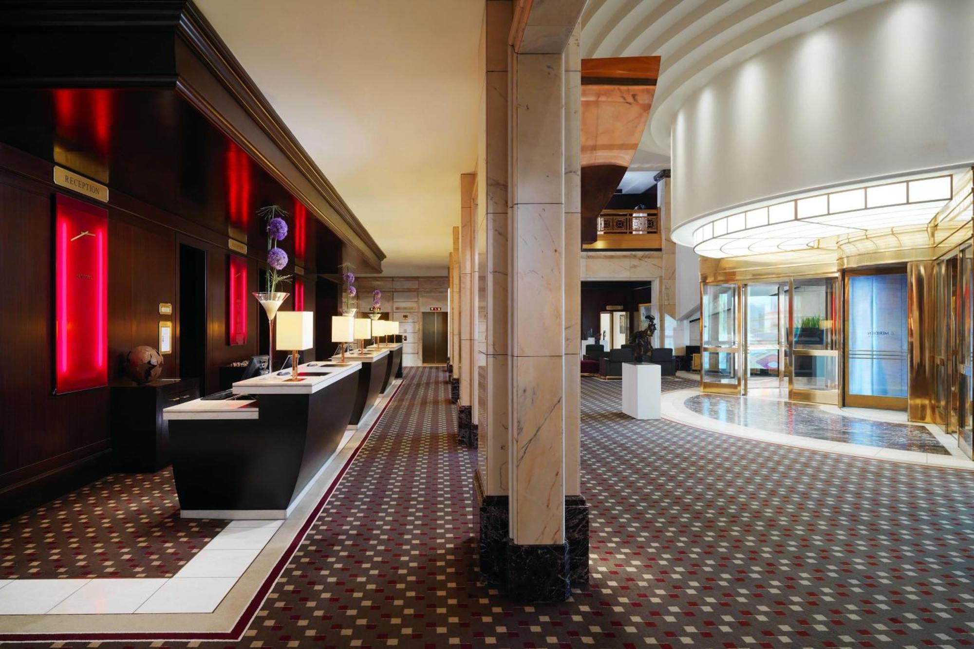 Le Méridien Stuttgart Exterior foto The lobby of the Mandarin Oriental, Munich