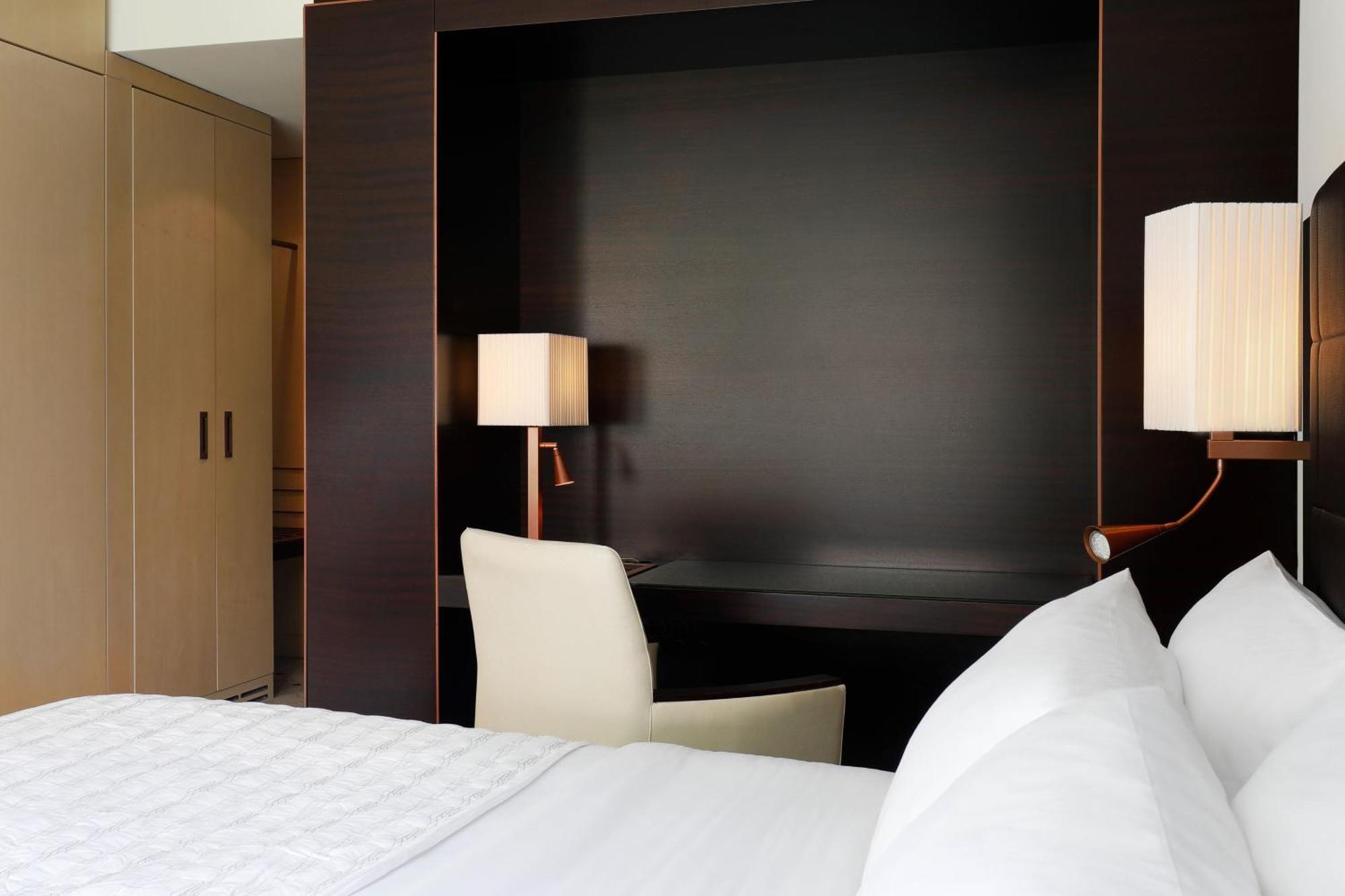 Le Méridien Stuttgart Exterior foto A room at the hotel
