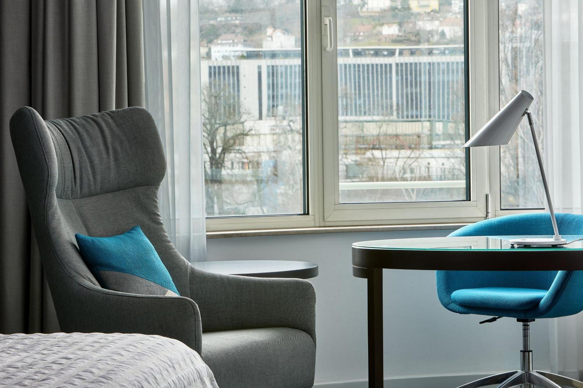 Le Méridien Stuttgart Exterior foto A room at the hotel
