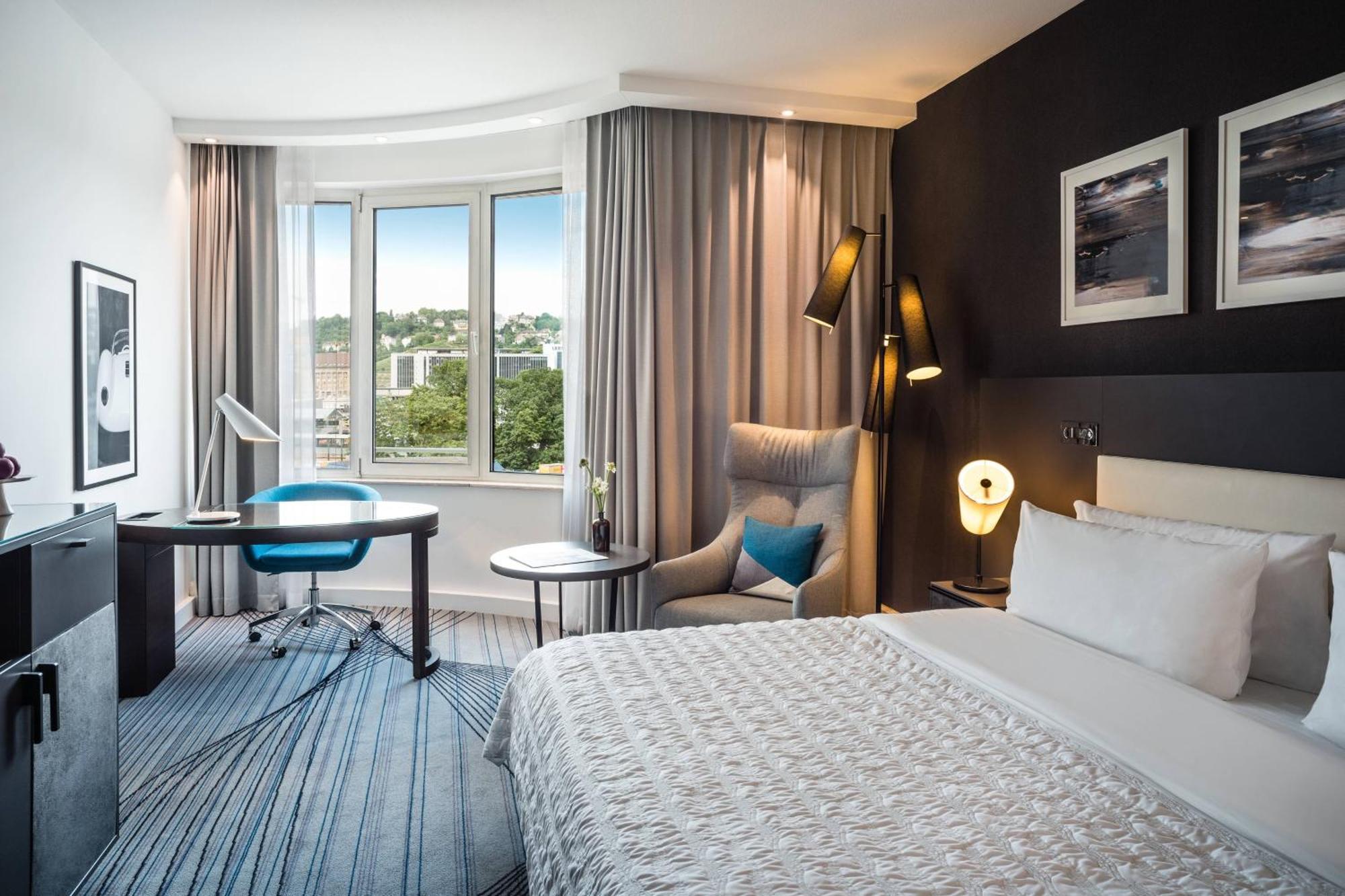 Le Méridien Stuttgart Exterior foto A room at the hotel