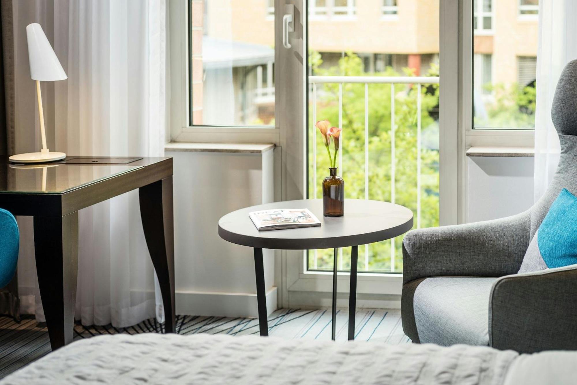 Le Méridien Stuttgart Exterior foto A room at the hotel